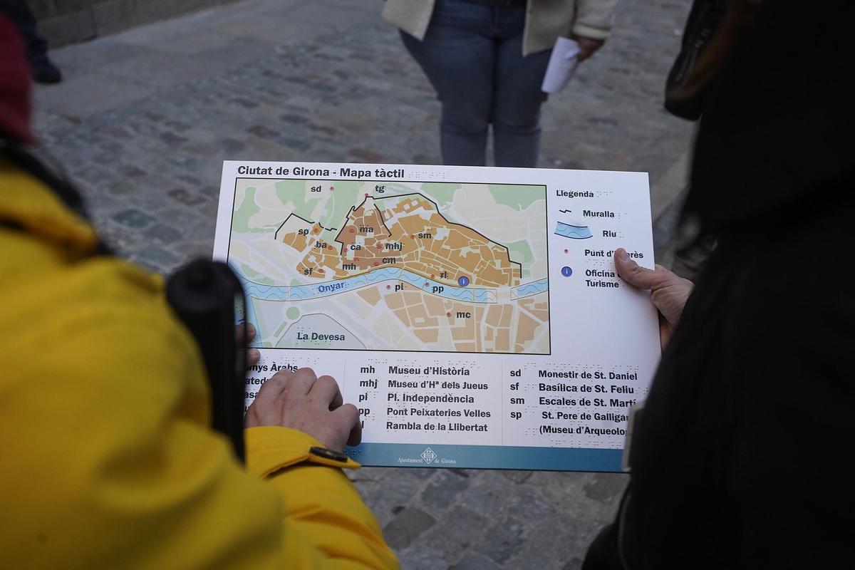 Visita guiada per a invidents a Girona