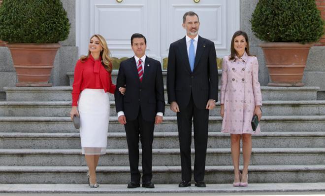 Letizia Ortiz y Felipe VI junto al presidente mexicano Enrique Peña Nieto y su mujer Angelica Rivera