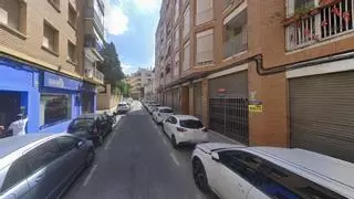 Se salta un ceda al paso... y acaba golpeando a cuatro vehículos en Ontinyent