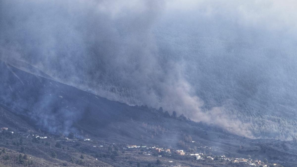 Explosión y apertura de una nueva boca en el volcán de La Palma