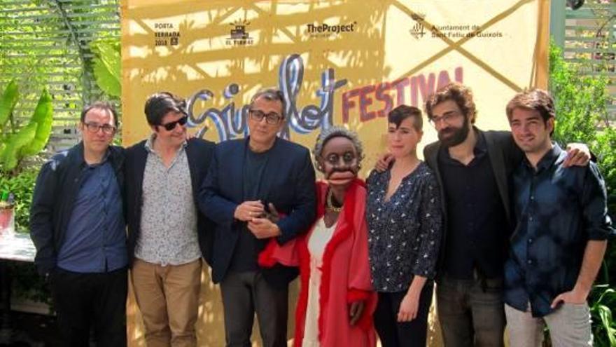 Foto de família dels protagonistes del Singlot Festival de Sant Feliu de Guíxols.