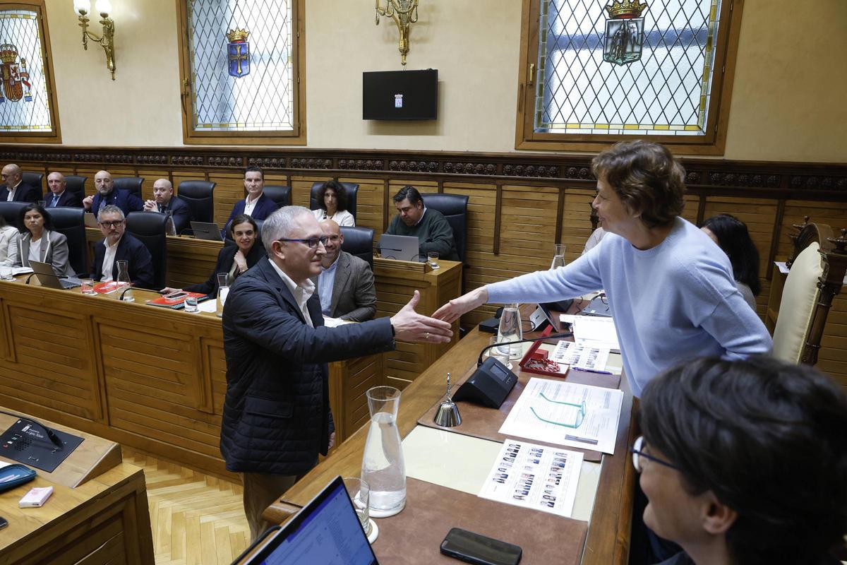 El Pleno municipal de abril en Gijon, en imágenes