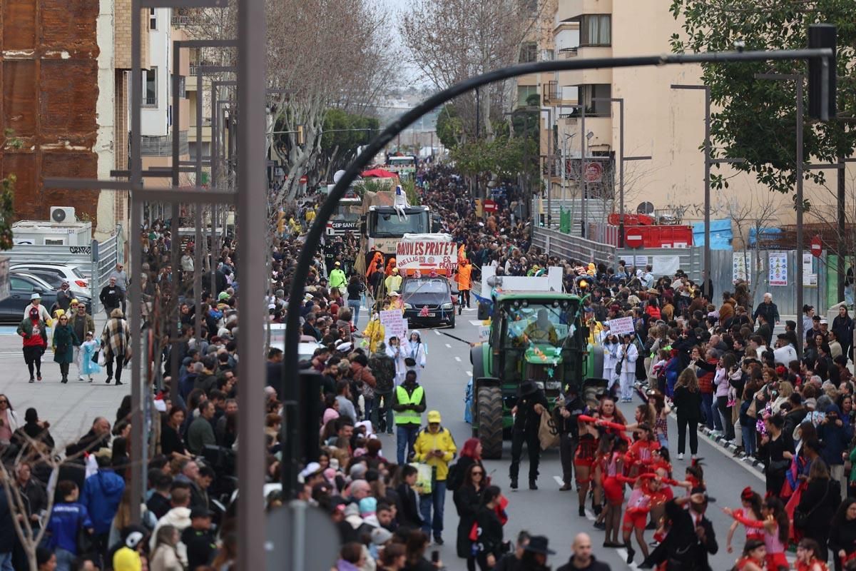 Búscate en las imágenes de la rúa de Carnaval de Ibiza