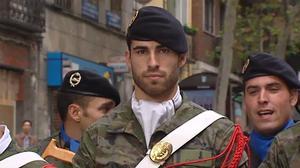 Rubén López, flamant Míster Univers, va participar en la desfilada desfilada militar 12-O.