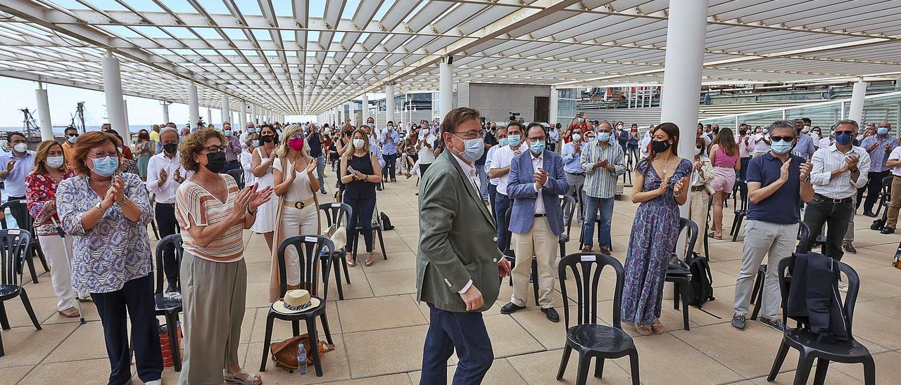 Demostración de fuerza Puig, aplaudido por cargos y militantes socialistas, en el acto del PSPV en Panoramis el domingo pasado para celebrar el ecuador del mandato.