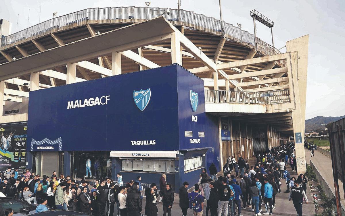 Entrenamiento del Málaga CF de puertas abiertas en el Estadio La Rosaleda.