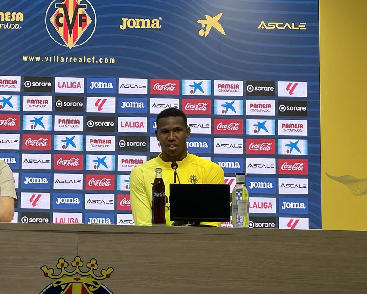 Yerson Mosquera, durante la rueda de prensa de este miércoles en la Ciudad Deportiva del Villarreal CF.