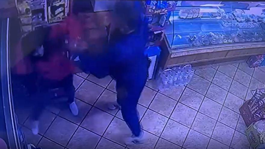 Detenido tras golpear con una barra de hierro a una dependienta en una tienda en Petrer