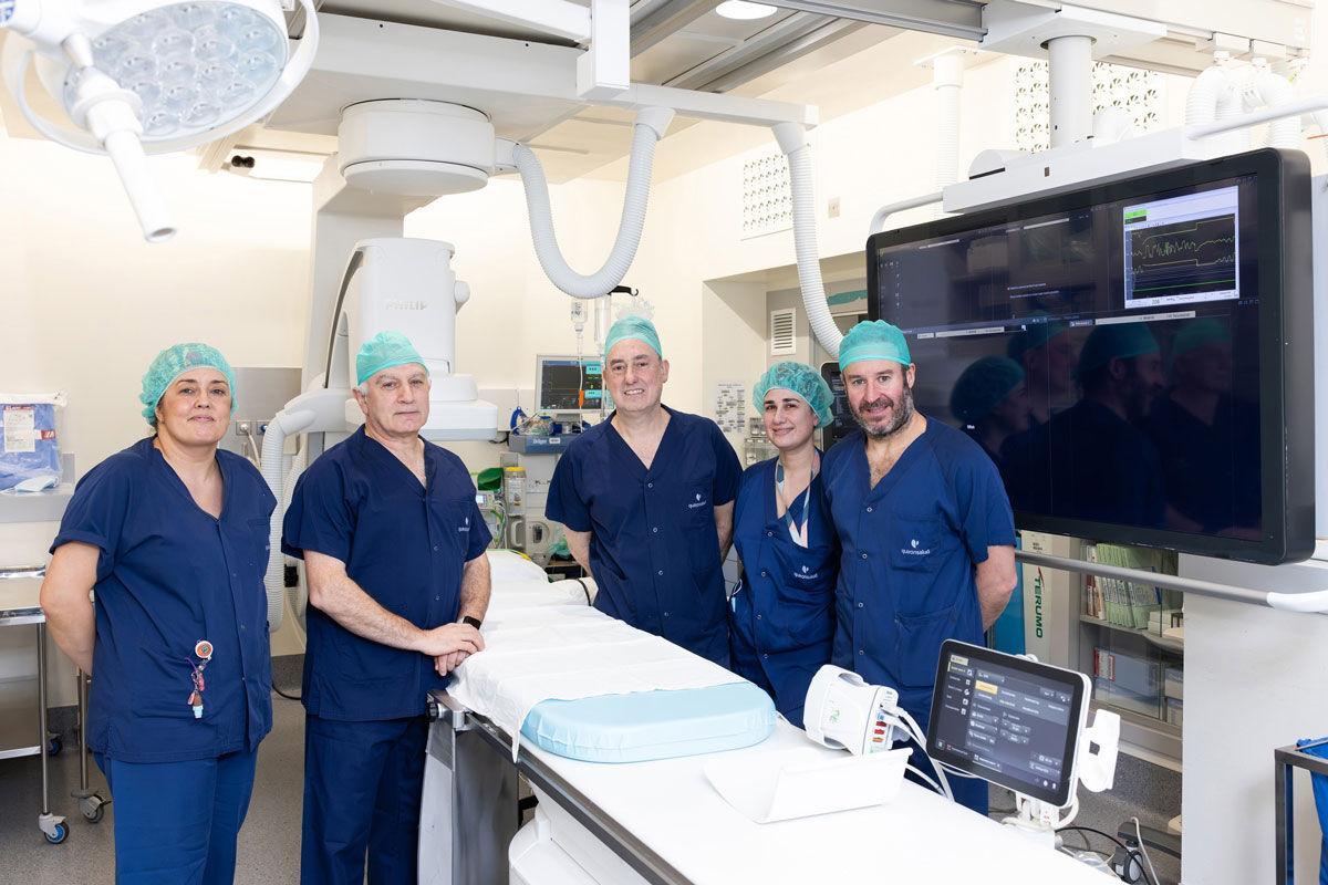 Equipo del Hospital Quirónsalud A Coruña que realizó la técnica.