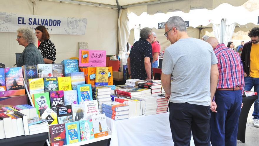 Crevillent y Santa Pola también tendrán mañana feria del libro por Sant Jordi