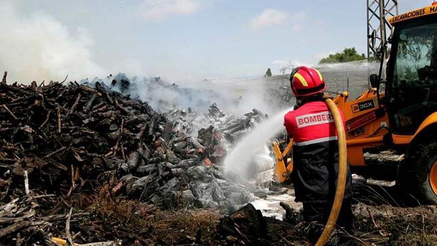 Incendio junto a la carretera de Alicante