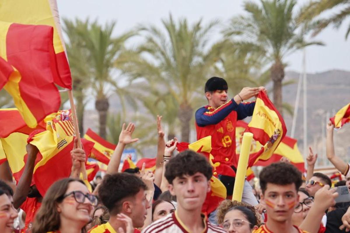 Los mejores momentos de la afición de España en Cartagena, en fotos