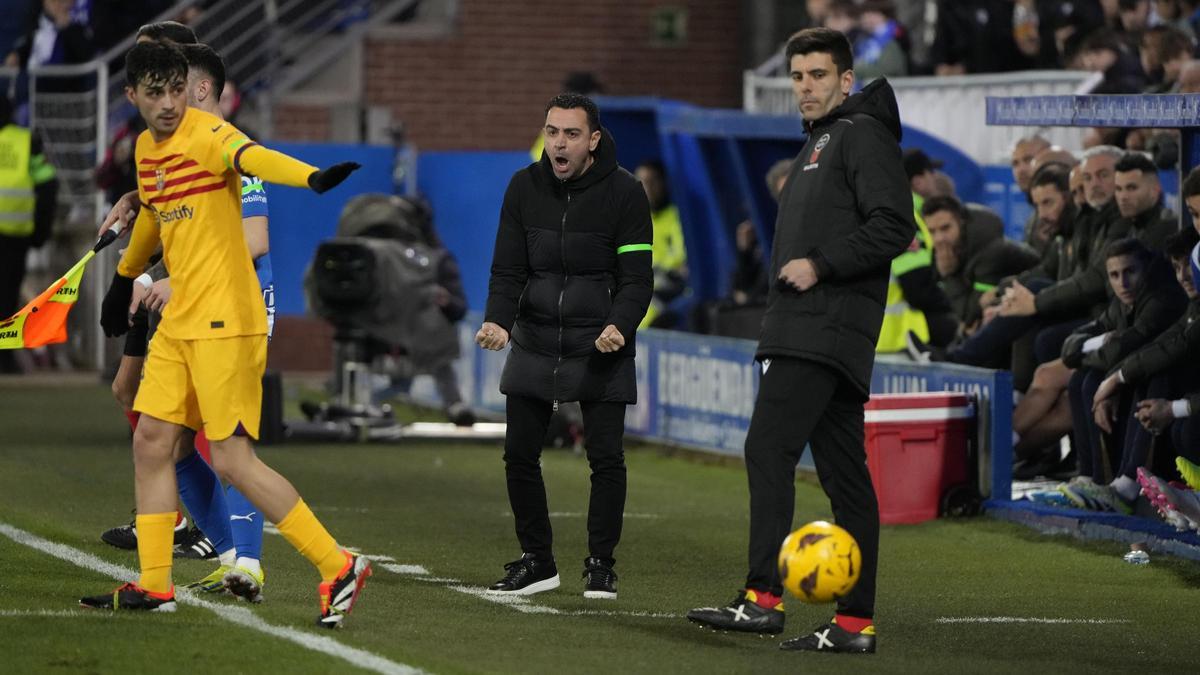 Xavi durante el partido contra el Alavés