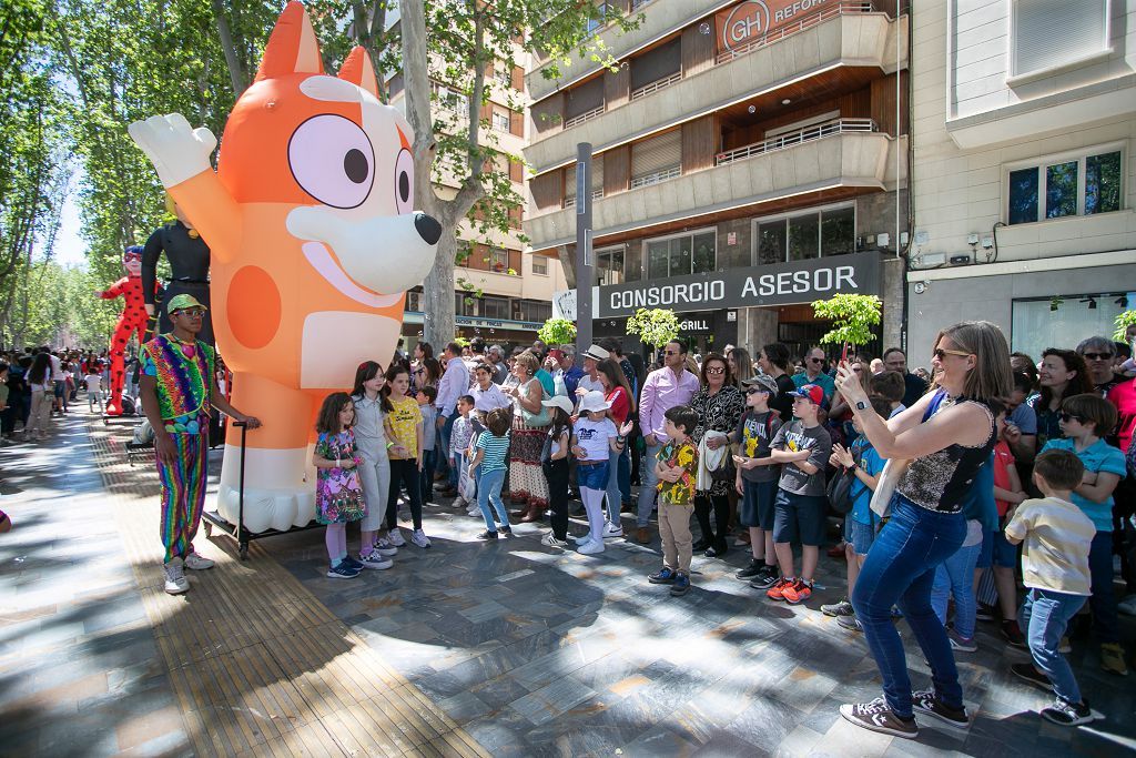 Entierro de la Sardina: ambiente en las calles de Murcia y desfiles de la mañana