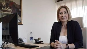 La alcaldesa de Piera, Carme González, en su despacho.