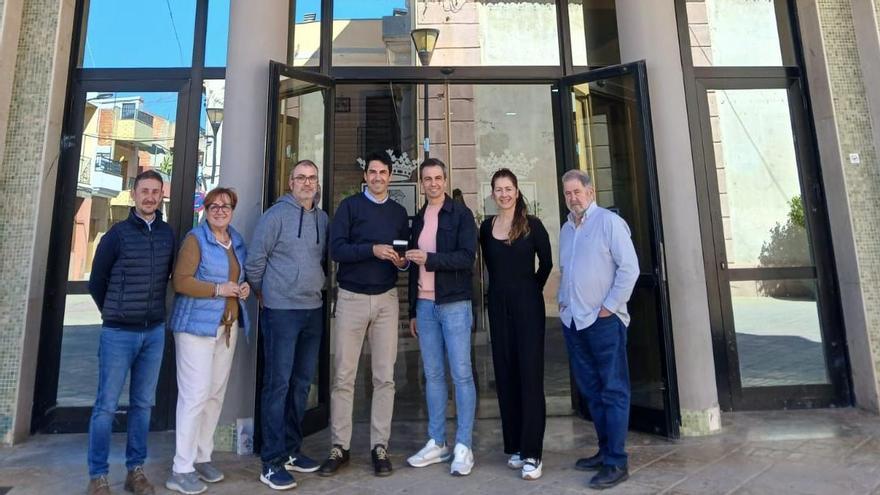 Porta y Yuste (centro) a las puertas del consistorio