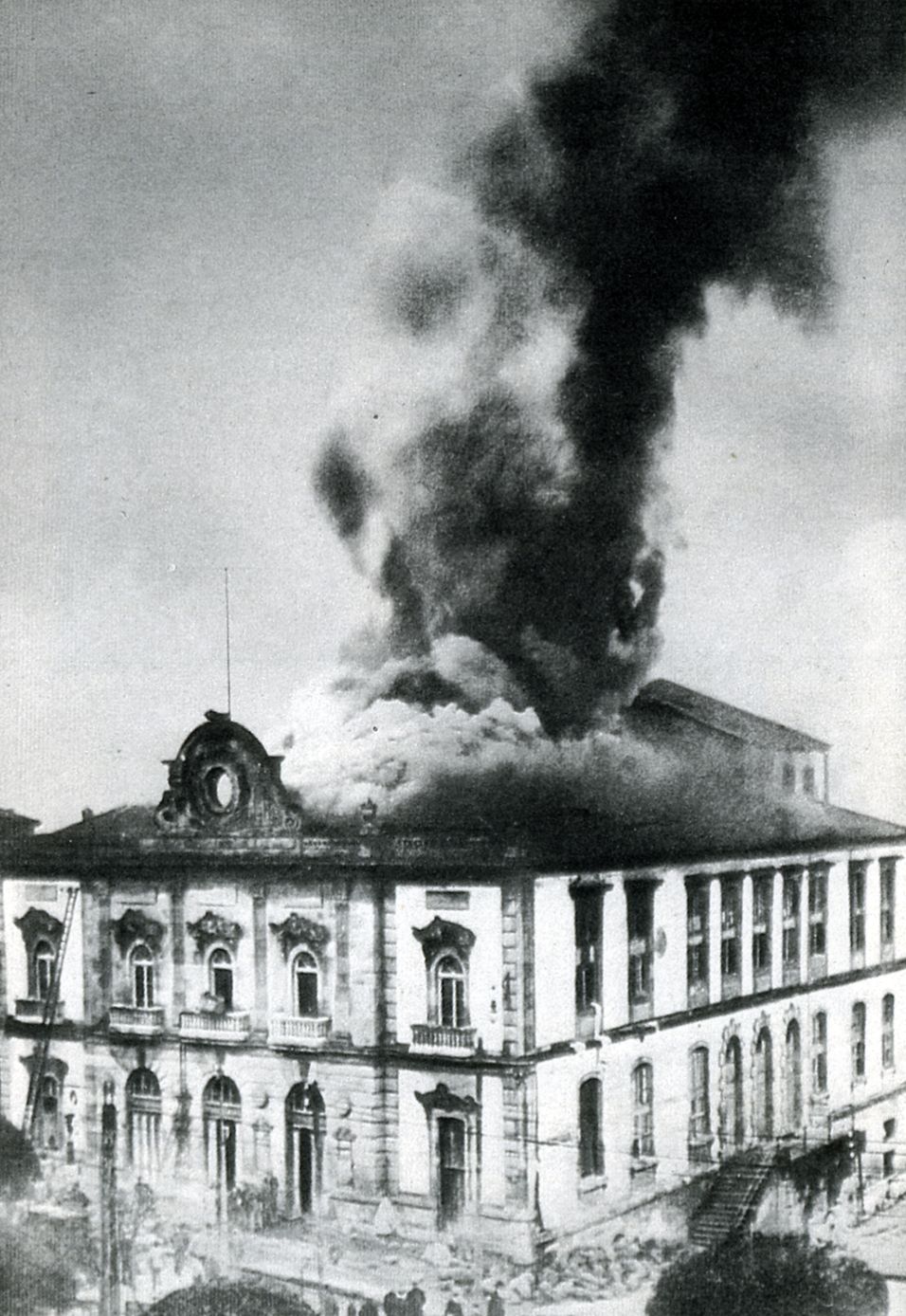 Incendio del teatro Rosalía de Castro