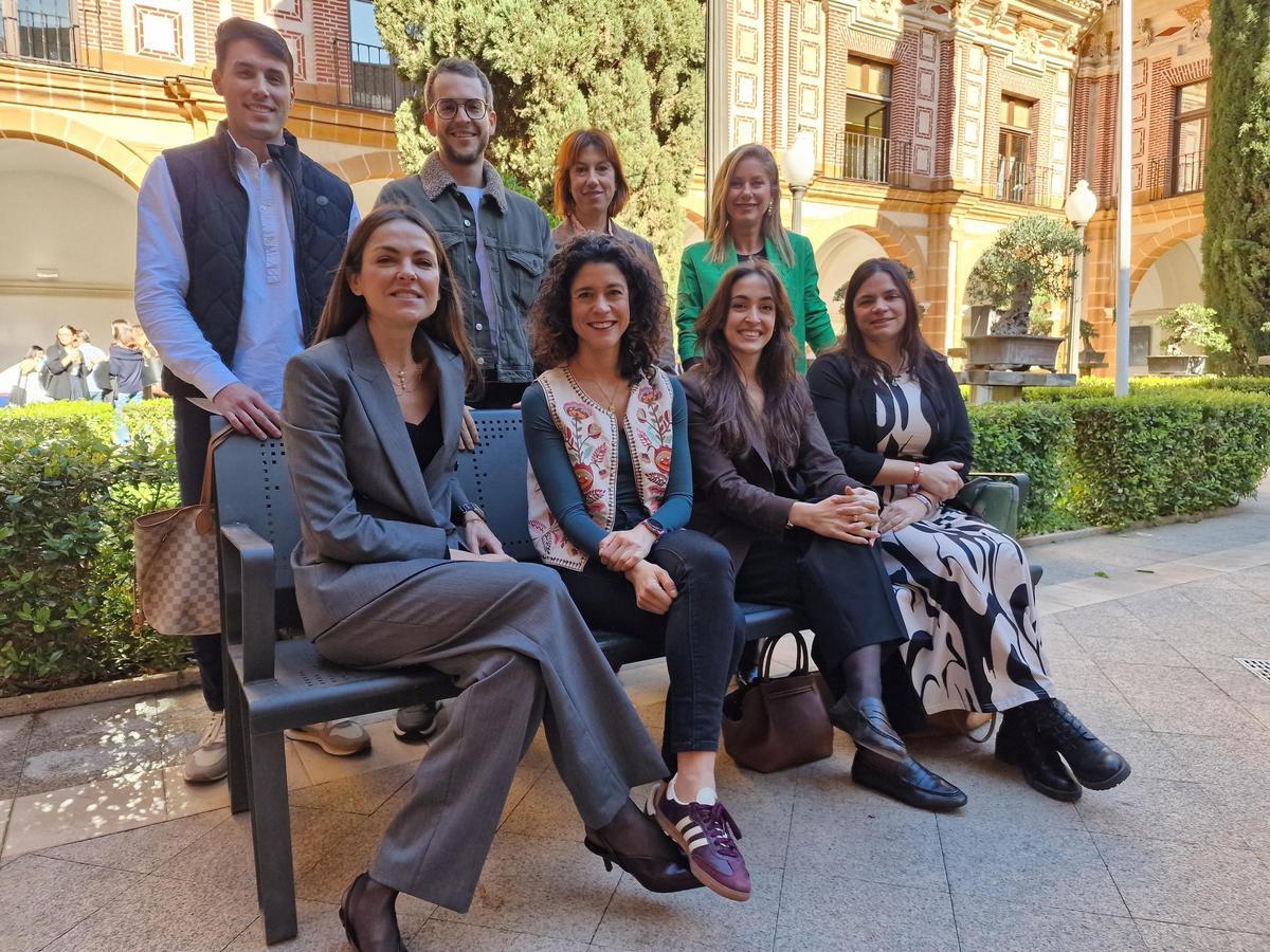 Alejandro Soler, José Manuel Felices,Valeria Moriconi y Fuen Viudes. Sentadas: Pilar Hernández, Cristina Sánchez, Ana Pérez y Odile Fernández, han sido algunos de los ponentes.