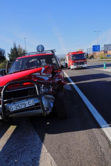 Un herido en un accidente en la autopista "Y"