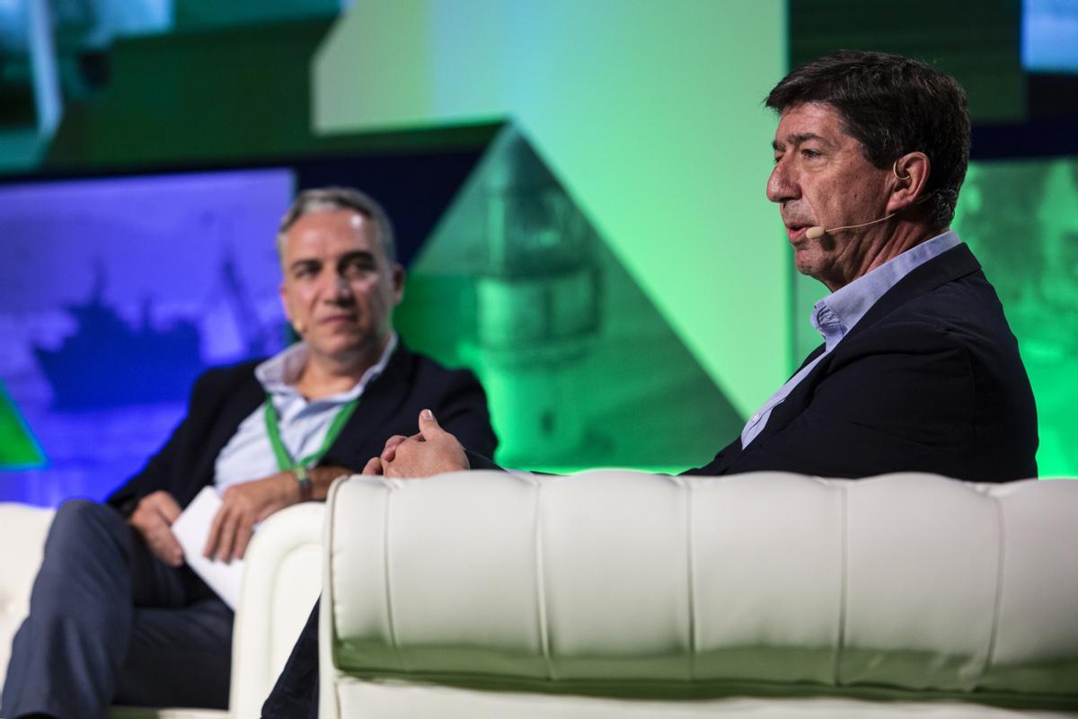 Juan Marín y Elías Bendodo este viernes, en el 16 Congreso Regional del PP-A.