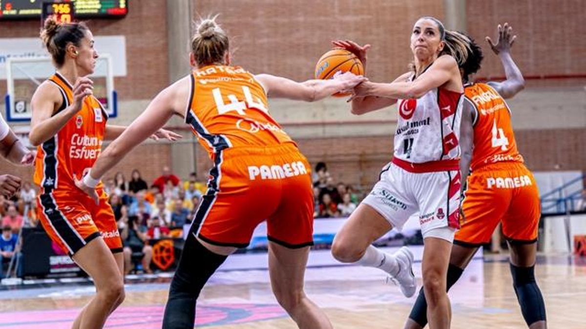 Mariona Ortiz, durante la última final de la Supercopa entre el Casademont y el Valencia.