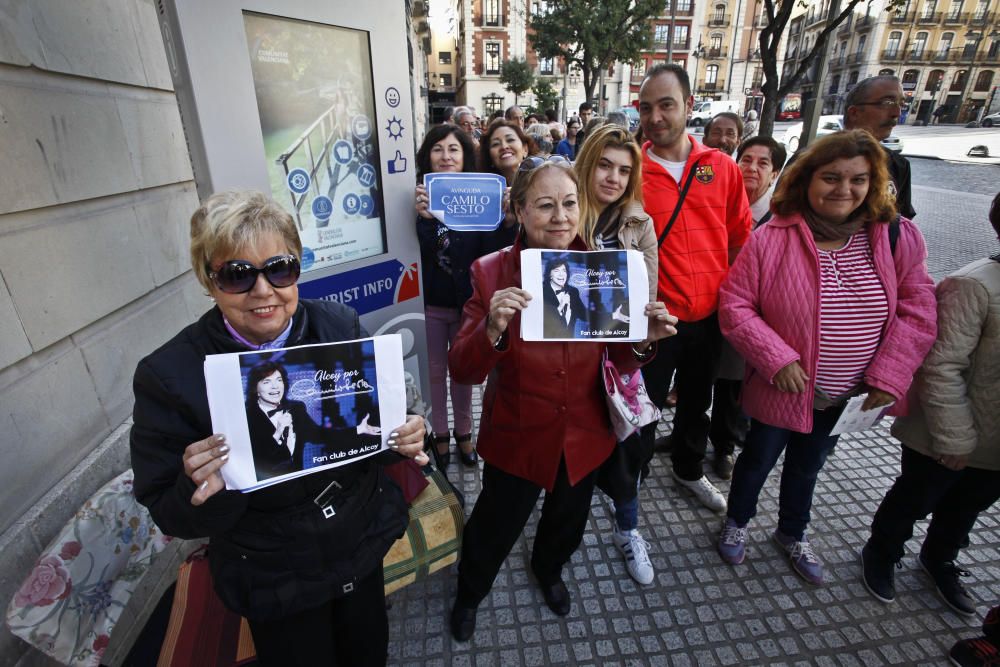 Colas para ver a Camilo Sesto