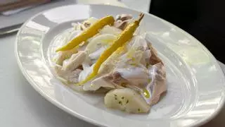 Una ensalada de patata y lubina para darse un homenaje