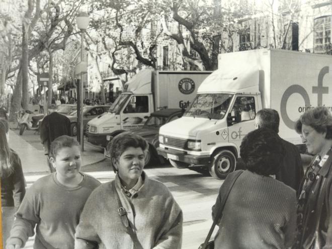 Fotos antiguas de Dénia en los años 90: La invasión de los coches