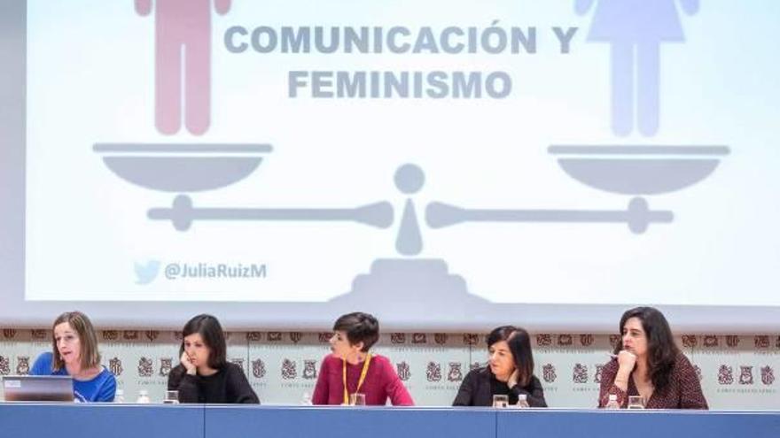 Las periodistas Julia Ruiz, Ana Requena, Violeta Tena, Remei Blasco y Irantzu Varela.