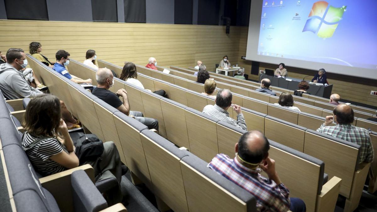 Una de las sesiones informativas a las asociaciones de vecinos.