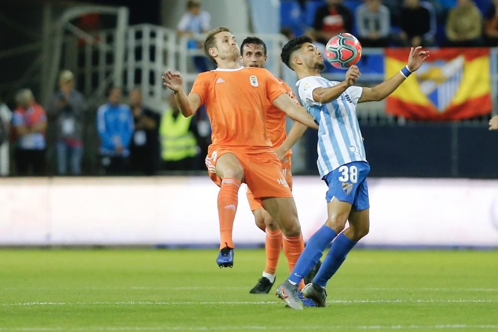 El partido entre el Málaga y el Oviedo, en imágenes