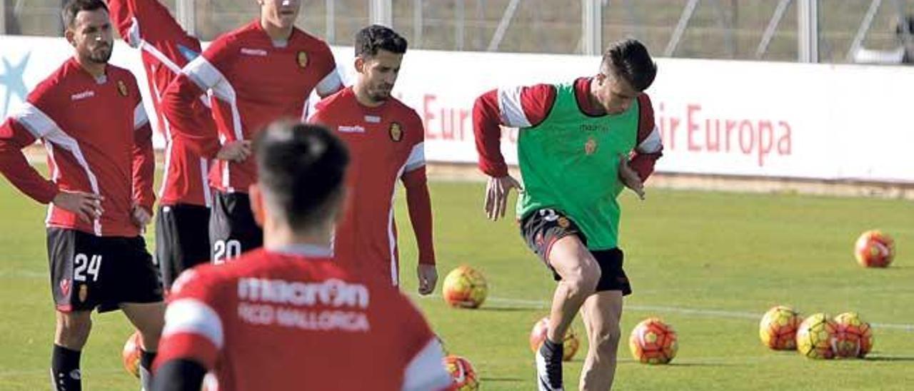 Pol Roigé, en su primer entrenamiento con el Real Mallorca, el pasado miércoles.