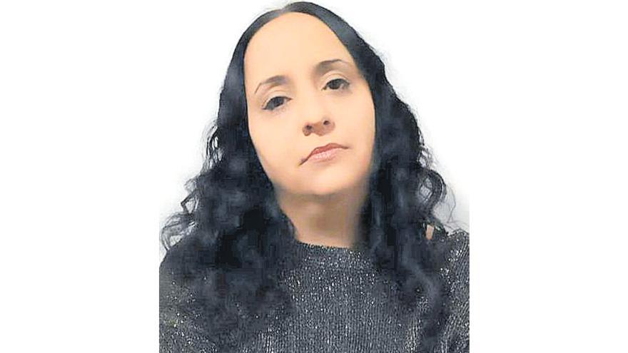 Yaimara Navarro: «Las protagonistas merecíanque renunciara al seudónimo»