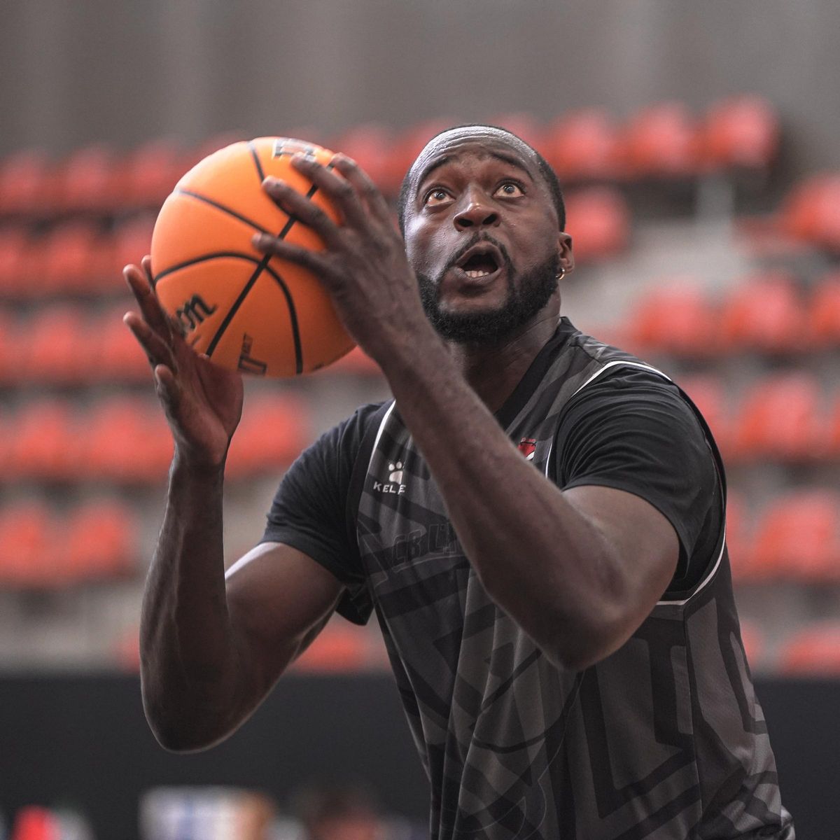 Robinson Idehen, cara nueva en el CB L'Horta Godella