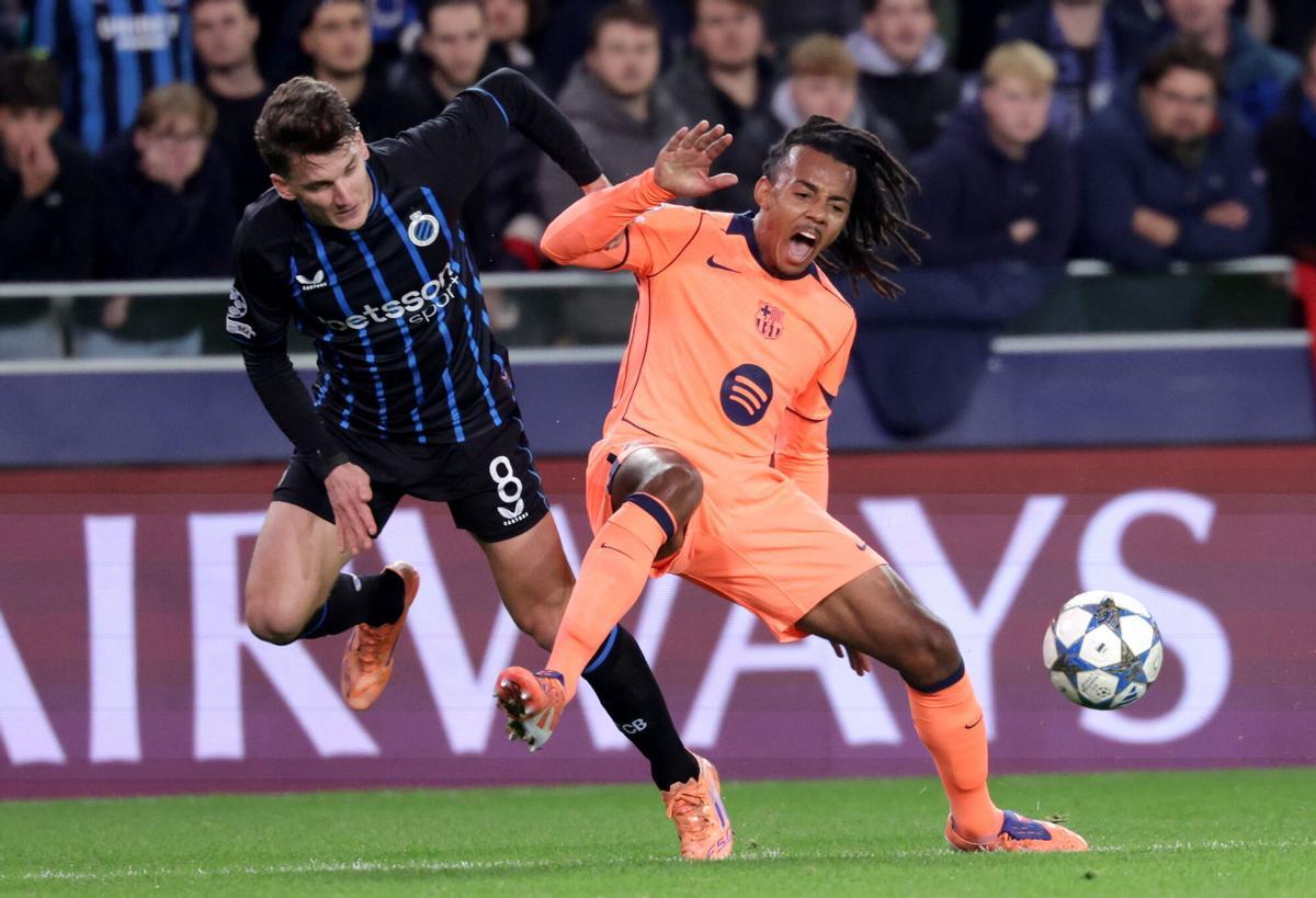 Jules Koundé, en una acción del Brujas-Barça