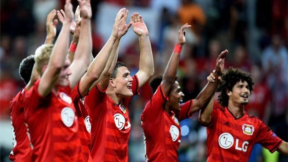 Los jugadores del Leverkusen, celebrando su clasificación para la fase de grupos de la Champions
