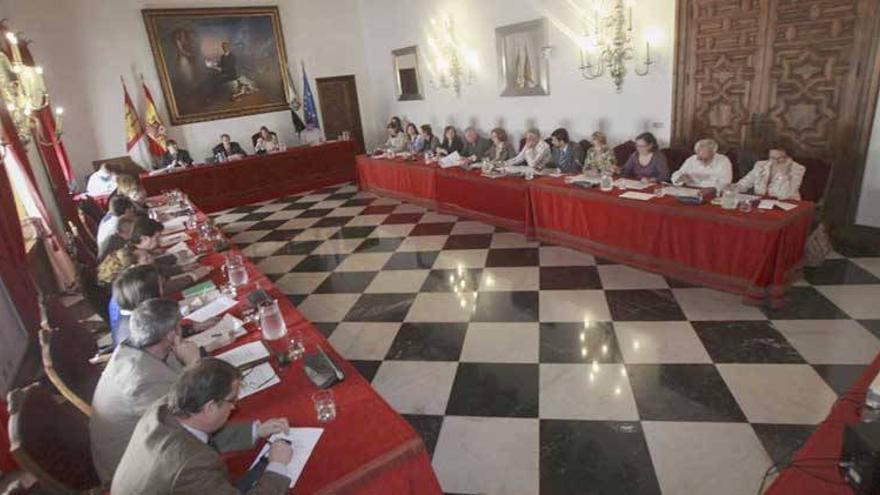 El déficit de tesorería del Ayuntamiento de Cáceres obliga a que deba ajustar sus cuentas