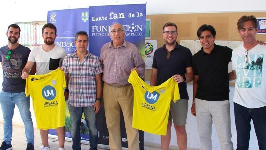 Juan Manuel Asensi, en el centro, junto al equipo de la Fundación del Fútbol Base de El Campello