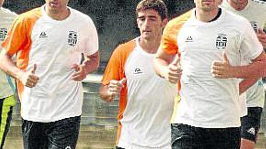 Clavero, Víctor y Tato, en un entrenamiento del Cartagena