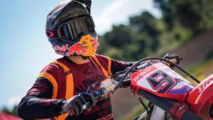 Marc Márquez (Honda), poco antes de iniciar, la pasada semana, uno de sus entrenamientos en una pista de cross.