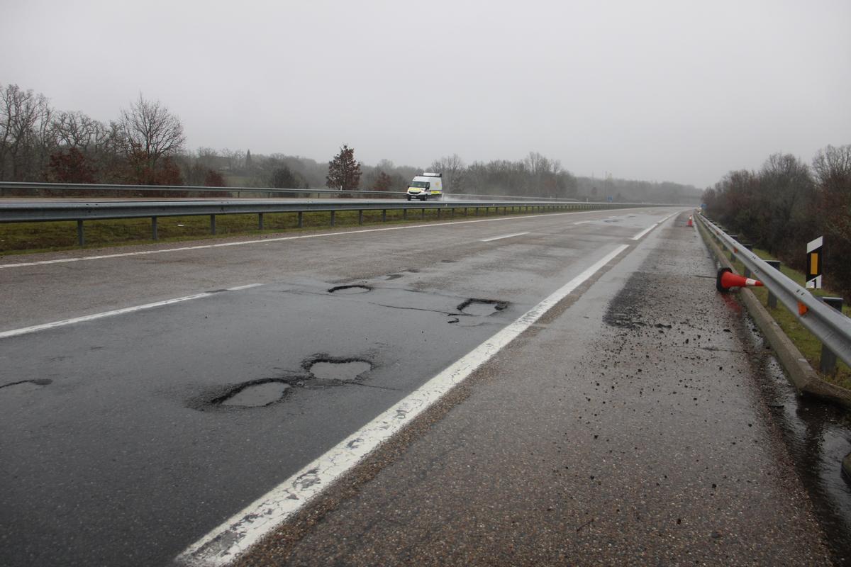 Baches en la A-52