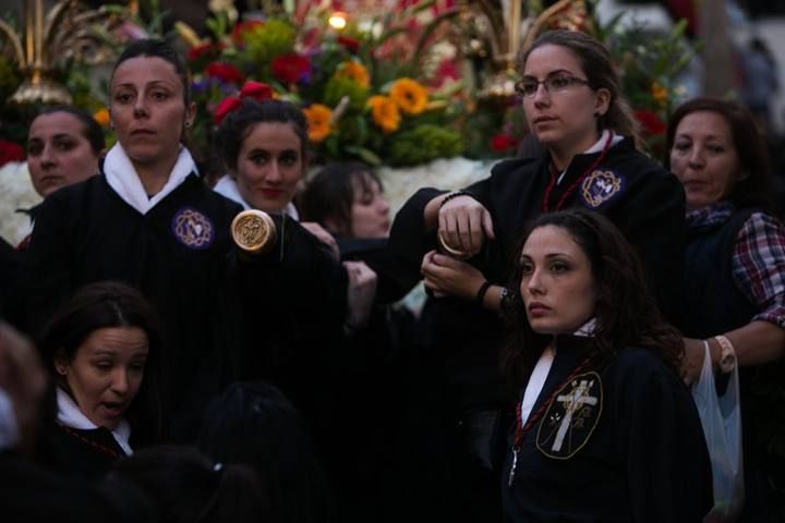 Alicante se vuelca con la procesión de Santa Cruz