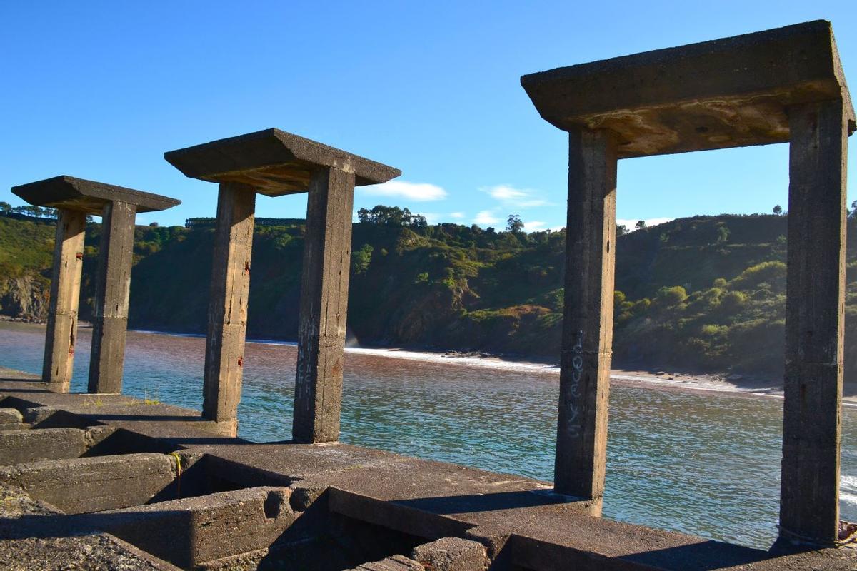 La zona del cargadero, en el puerto de Llumeres