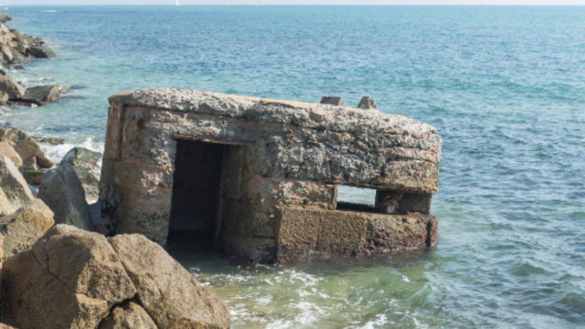 Búnker situado en la playa de Mataró.