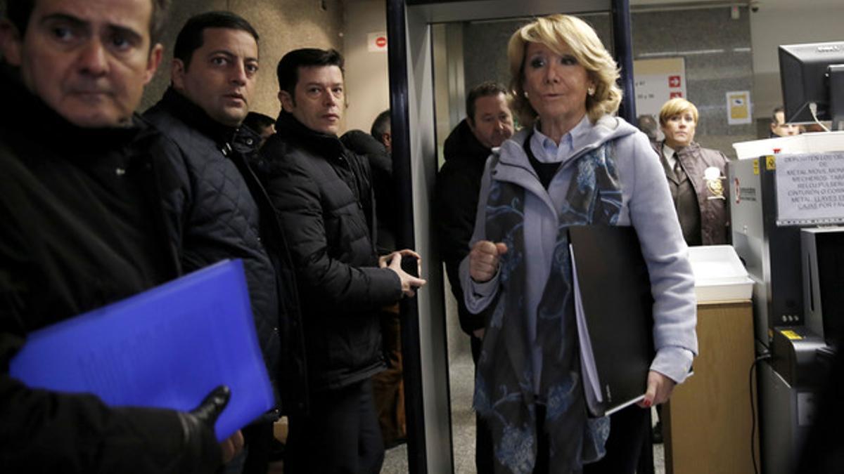 Esperanza Aguirre llega al acto de conciliación con Podemos, el pasado 20 de enero.