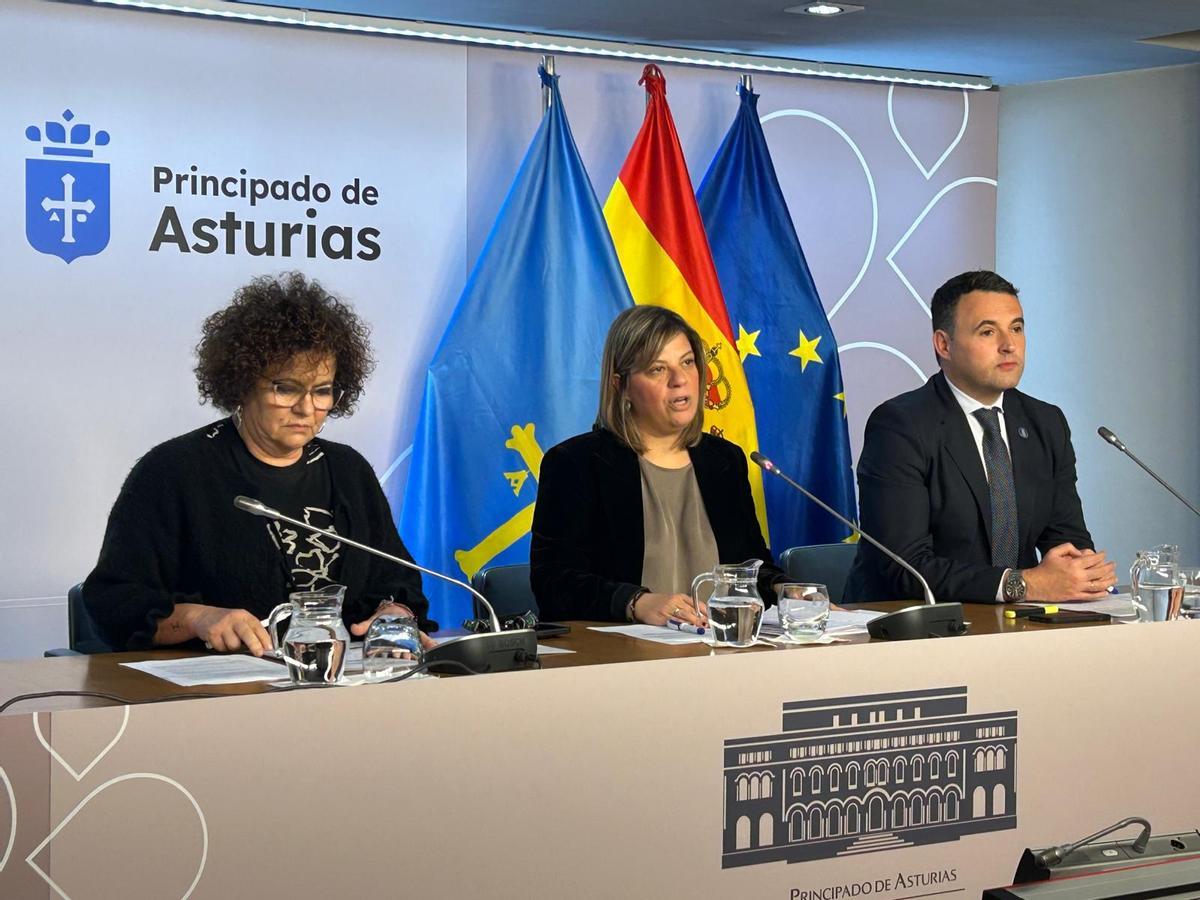 Por la izquierda, Marta del Arco, Gimena Llamedo y Guillermo Peláez.
