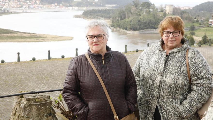 Las &quot;paisanas de la angula&quot; llegaron para quedarse: la historia de las dos únicas mujeres que recogen &quot;oro blanco&quot; en Soto del Barco