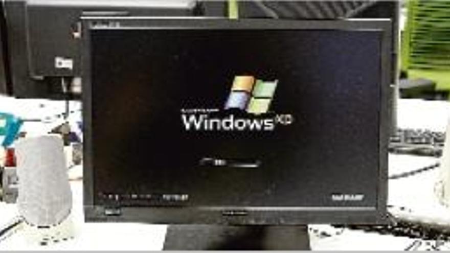 Una pantalla d&#039;ordinador iniciant el Windows XP