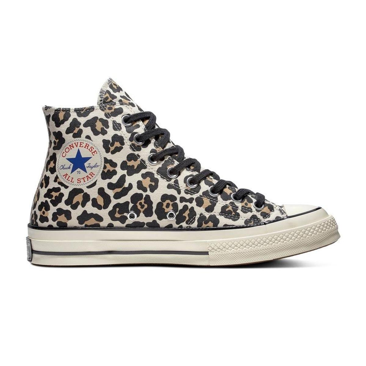 Zapatillas Converse con estampado de leopardo. (Precio Recomendado de Venta: 90 euros)