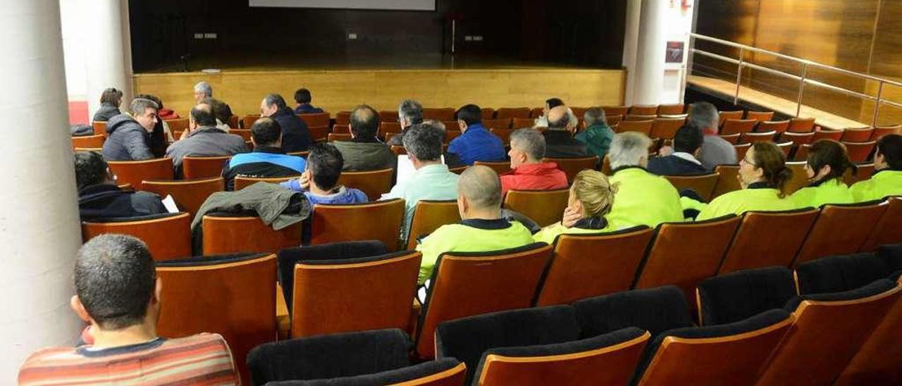 La última asamblea de la plantilla municipal para debatir la propuesta de RPT. // Gonzalo Núñez